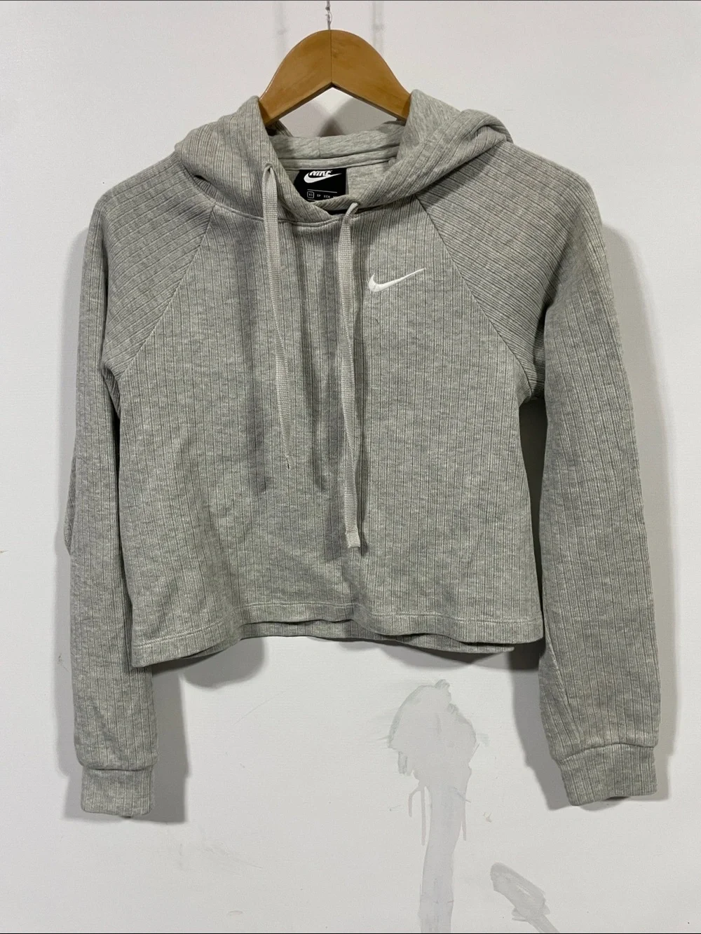 Nike Light Gray Ribbed Cropped Hoodie with Swoosh